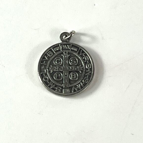 Vtg Patron Saint Benedict Medal Pendant Charm Catholic Symbol Religious Sacred - Picture 2 of 4